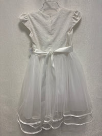 Weißes Mädchenkleid