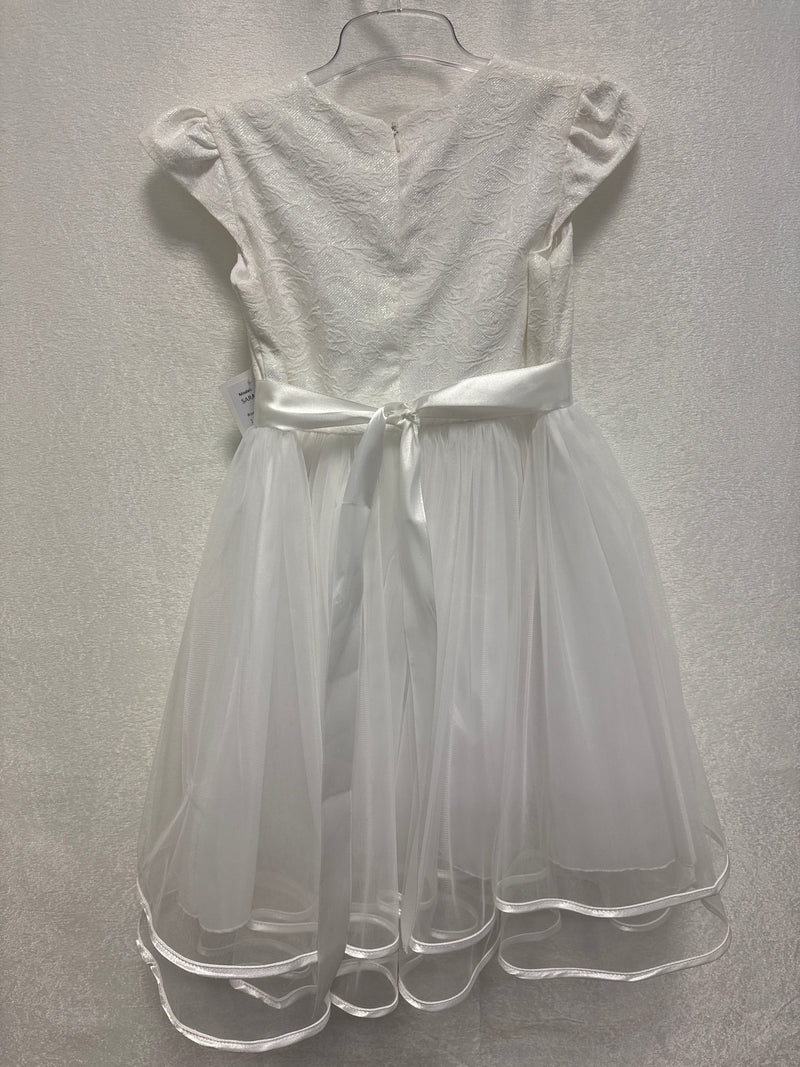 Weißes Mädchenkleid