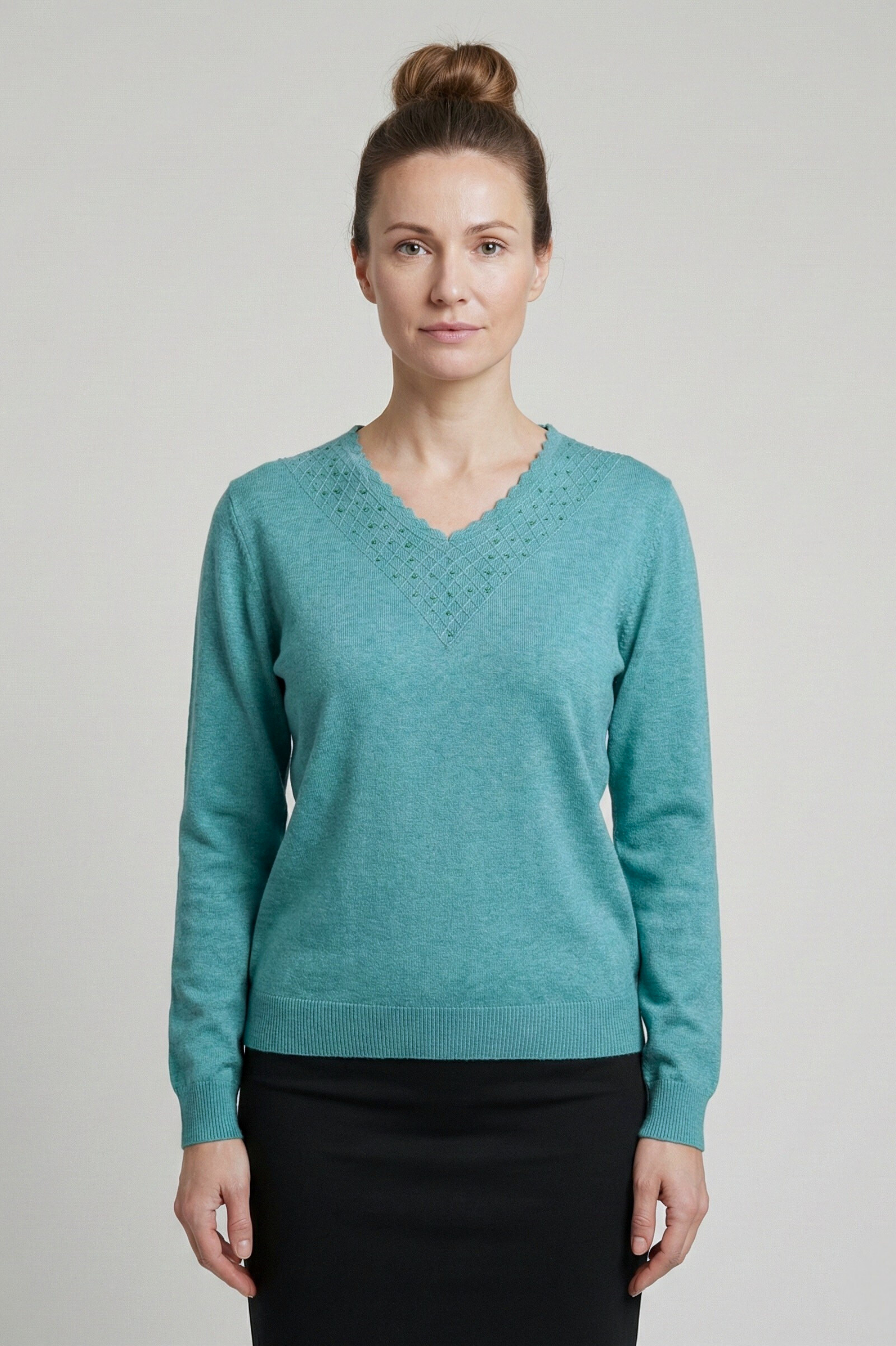 Feinstrickpullover mit V-Ausschnitt