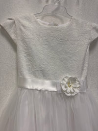 Weißes Mädchenkleid