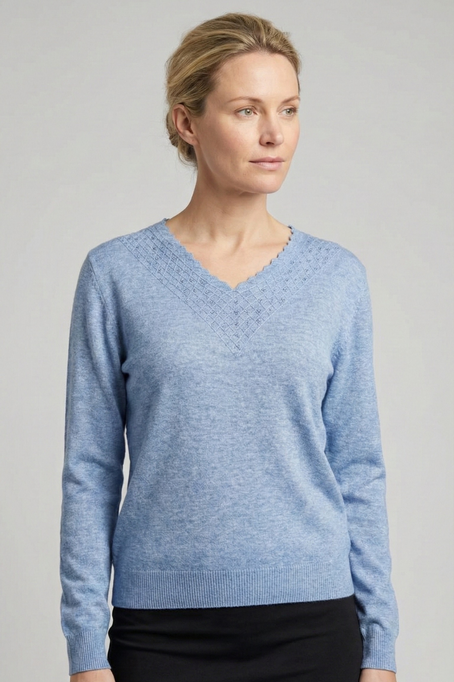 Feinstrickpullover mit V-Ausschnitt